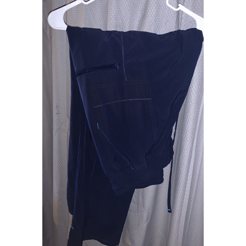 Scrub Star navy bottoms ✨